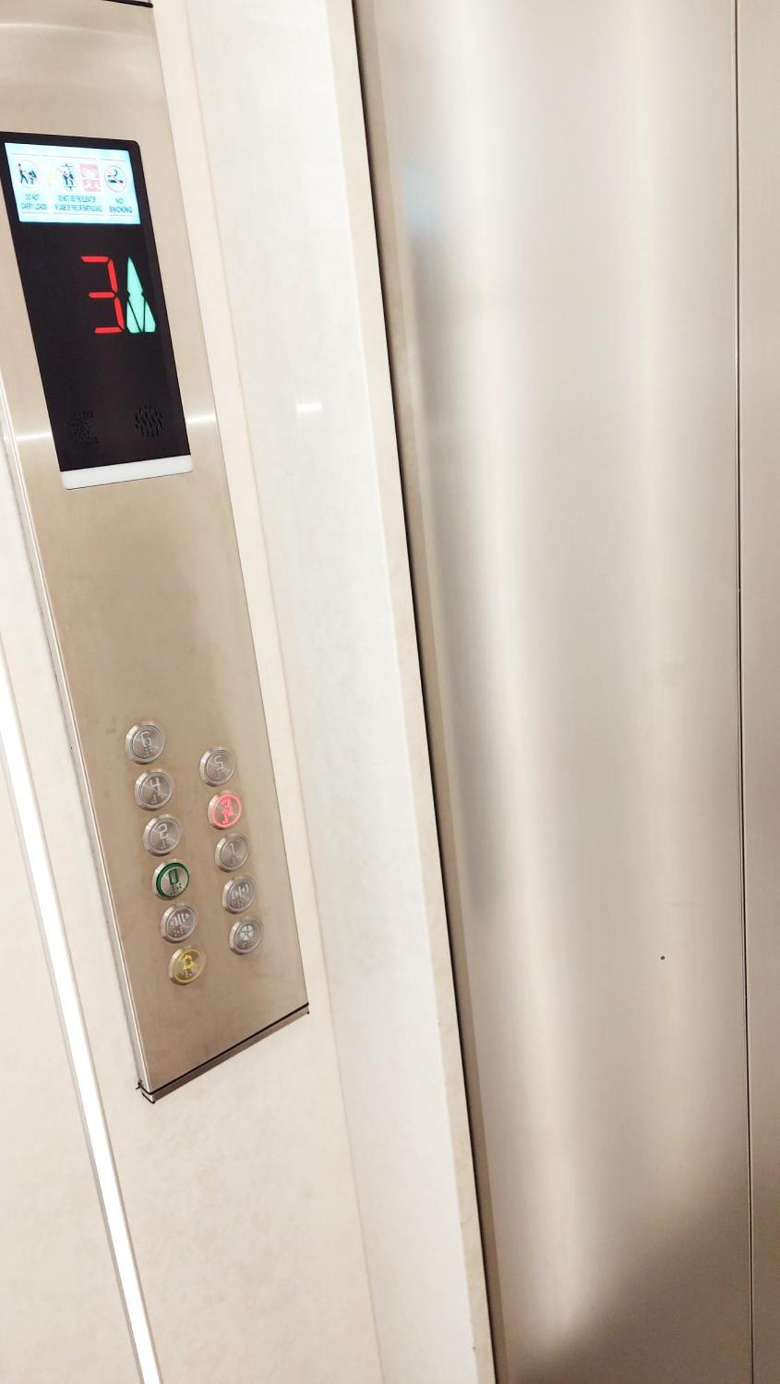 BrăilaCuza 21アパートメント エクステリア 写真